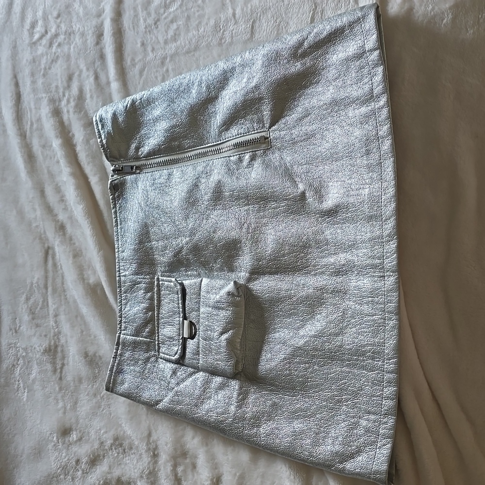 Carmar silver‎ skirt size 12